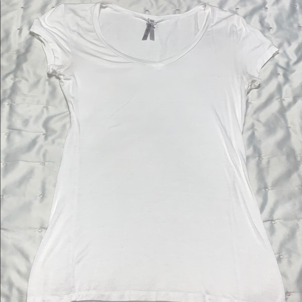 Plain white long v-neck